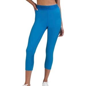 Lululemon Logo Waistband High Rise Training Crop 21" poolside blue Size 6